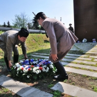 Památník operace  Anthropoid - pokládání věnce