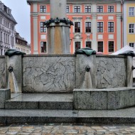 Budyšín - Hłowne torhošćo / Hlavní náměstí / Hauptmarkt - kašna