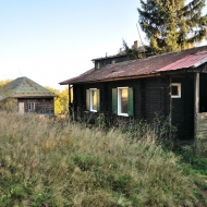 Opuštěné turistické středisko na Sulově u Bílého Kříže