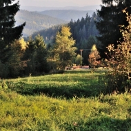 Výhled do kraje nedaleko vrcholu Súľov v Beskydech