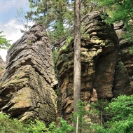 Skalní hradba na vrcholu Kleti