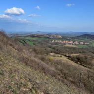 Stoupání na 0blík - pohled směrem k Harmburku a Řípu