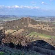 Výhled z vrcholu Oblíku na Srdov