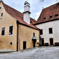 I. nádvoří zámku Český Krumlov bez lidí