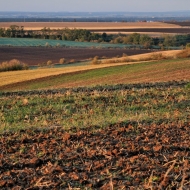 Podzimní pole v Polabí u Chrášťaň