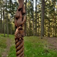 Aukštyn kojomis / Velnias įlenda į kaminą  | Vzhůru nohama / Čert leze komínem