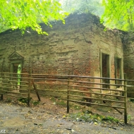 Terčino údolí - zřícenina Modrého domu