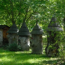 Valašské muzeum v přírodě -Dřevěné městečko - Soubor klátových úlů