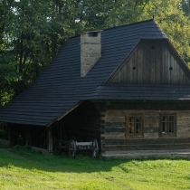 Valašská dědina - Dům s podsíňkem a sklepem z Velkých Karlovic – Jezerného č.p. 37