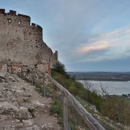 Pálava - zřícenina hradu Děvičky
