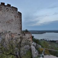 Pálava - zřícenina hradu Děvičky