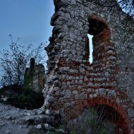 Pálava - zřícenina hradu Děvičky