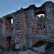 Pálava - zřícenina hradu Děvičky