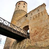 zviretice-zricenina-hradu_09